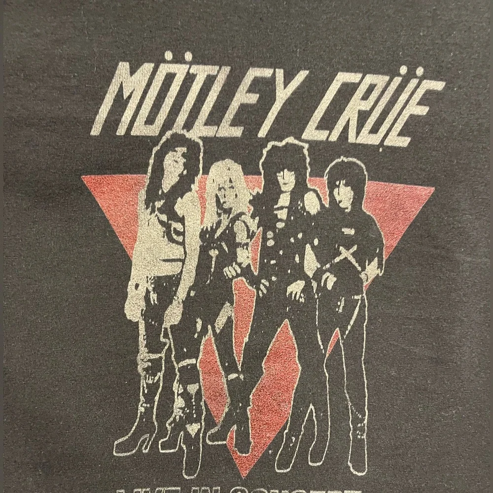 Motley Crue Women's Black Graphic T-Shirt - Picture 4 of 6